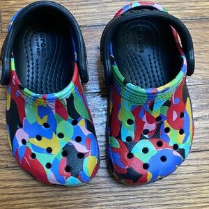 CROCS Kids' Multicolor Fun Slippers